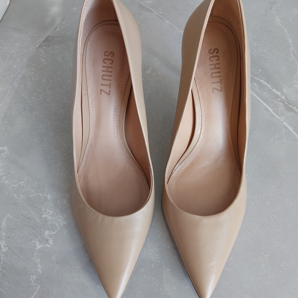 Schutz Women's Tan Leather Pumps - Picture 2 of 7